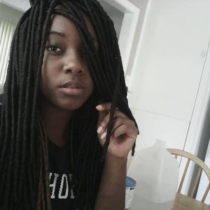 Meet your Posher, Senia